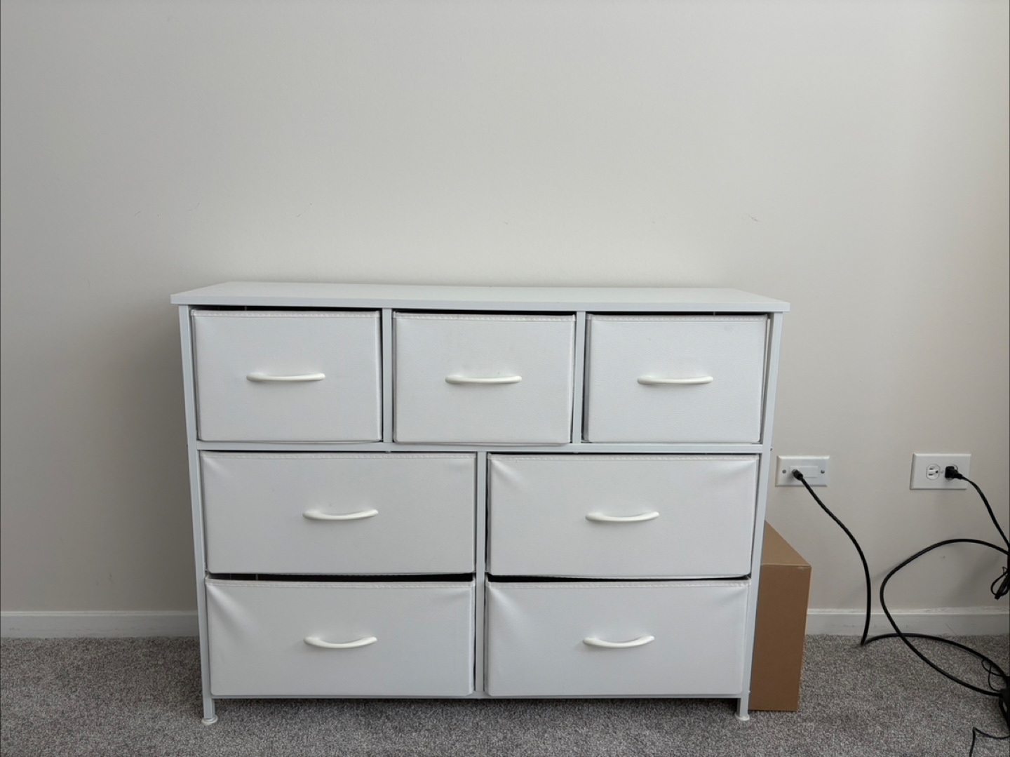 White 7-Drawer Dresser – Like New