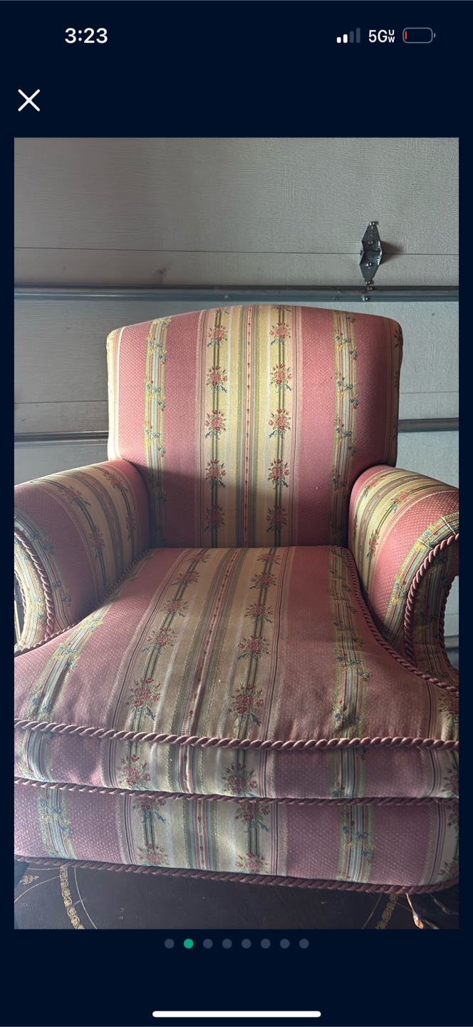 1 antique chair . 1 damaged leg - photo 3