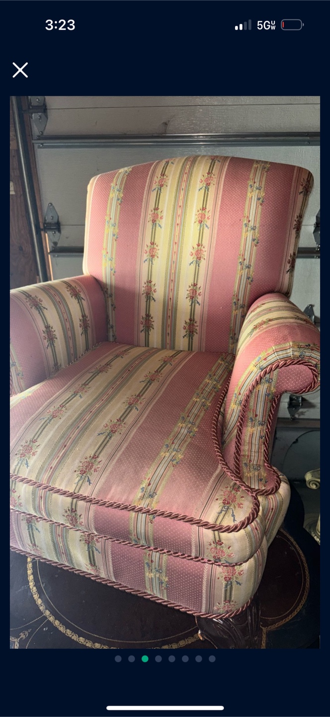 1 antique chair . 1 damaged leg - photo 4