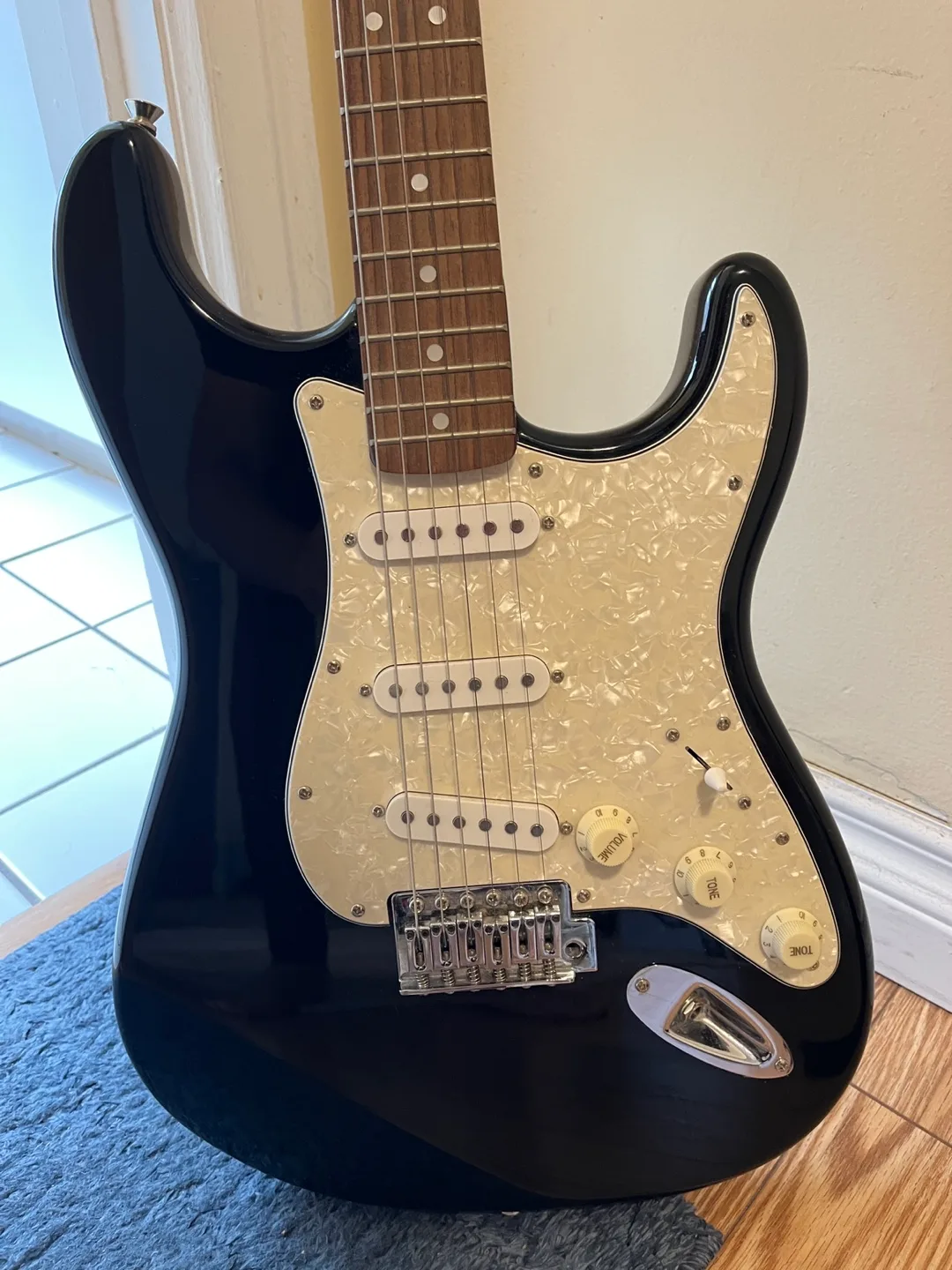 Fender squier affinity stratocaster image indicator(2)