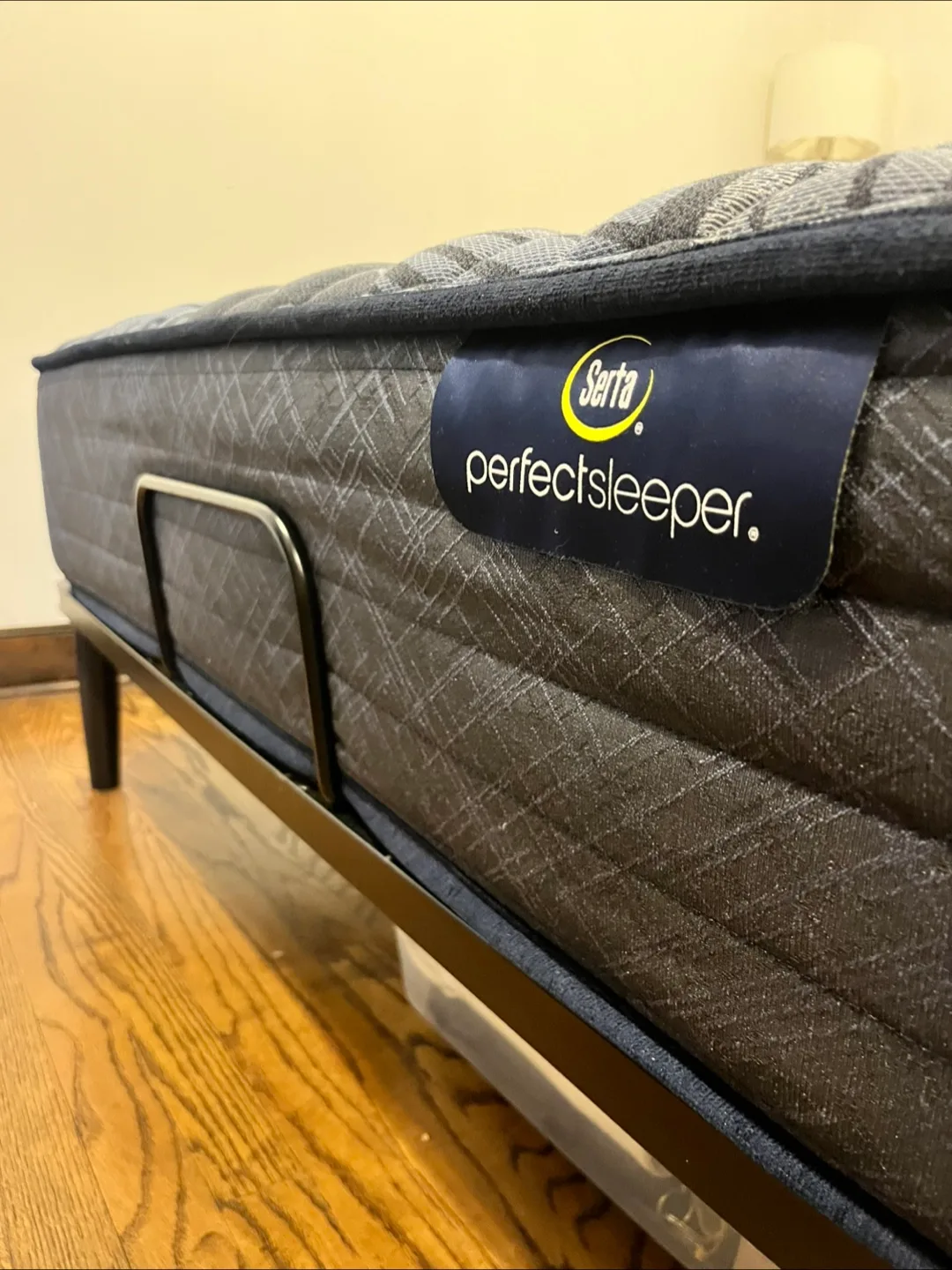 Full size firm luxury mattress thumbnail