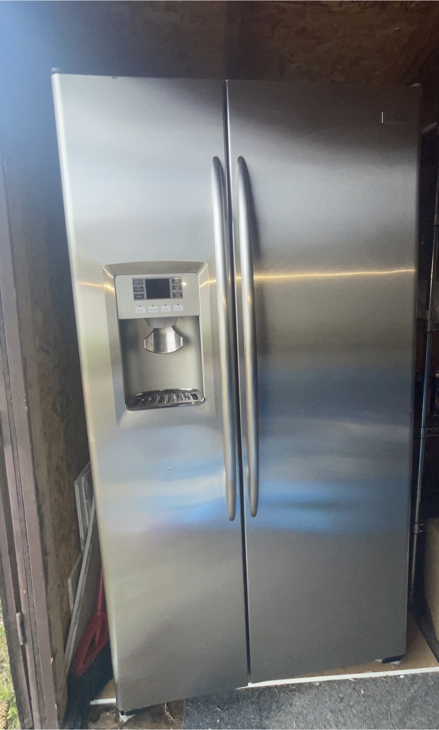 Side-by-Side Refrigerator - Stainless Steel Finish - photo 2