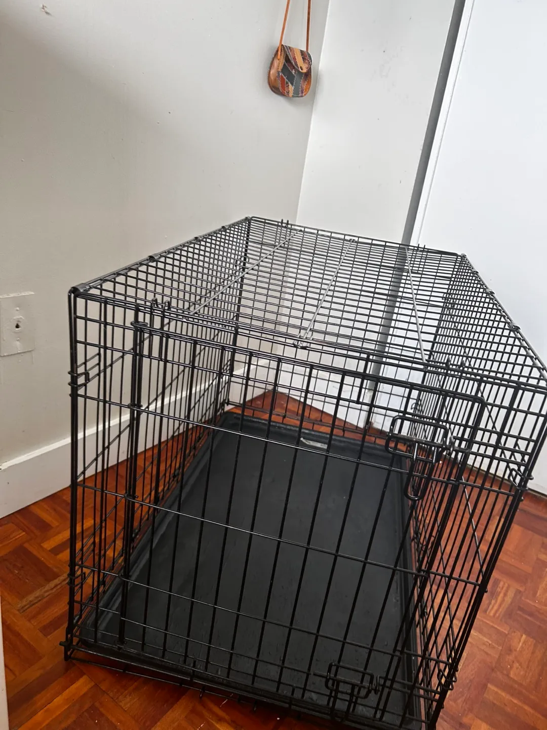 Intermediate Dog Crate image indicator(2)