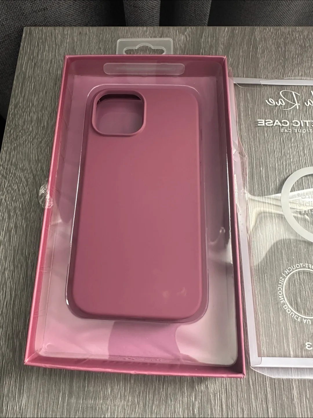 * New* iPhone 15/14/13 Magnetic Case image indicator(2)