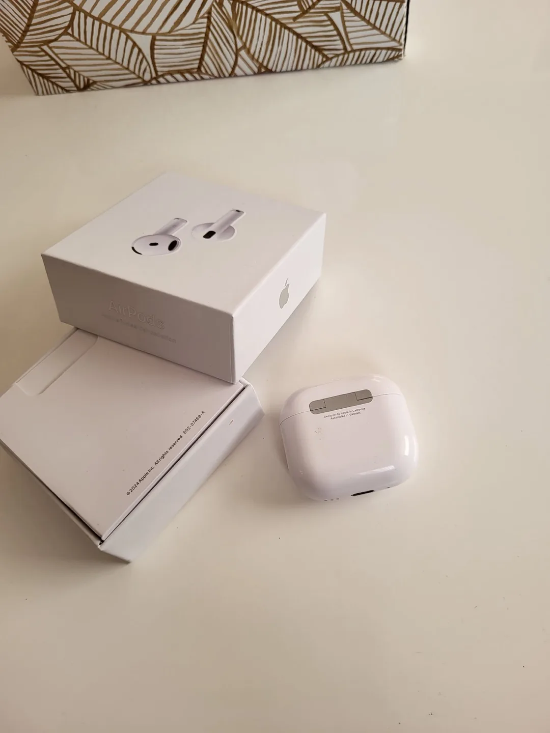 Apple AirPods 4  -  New!