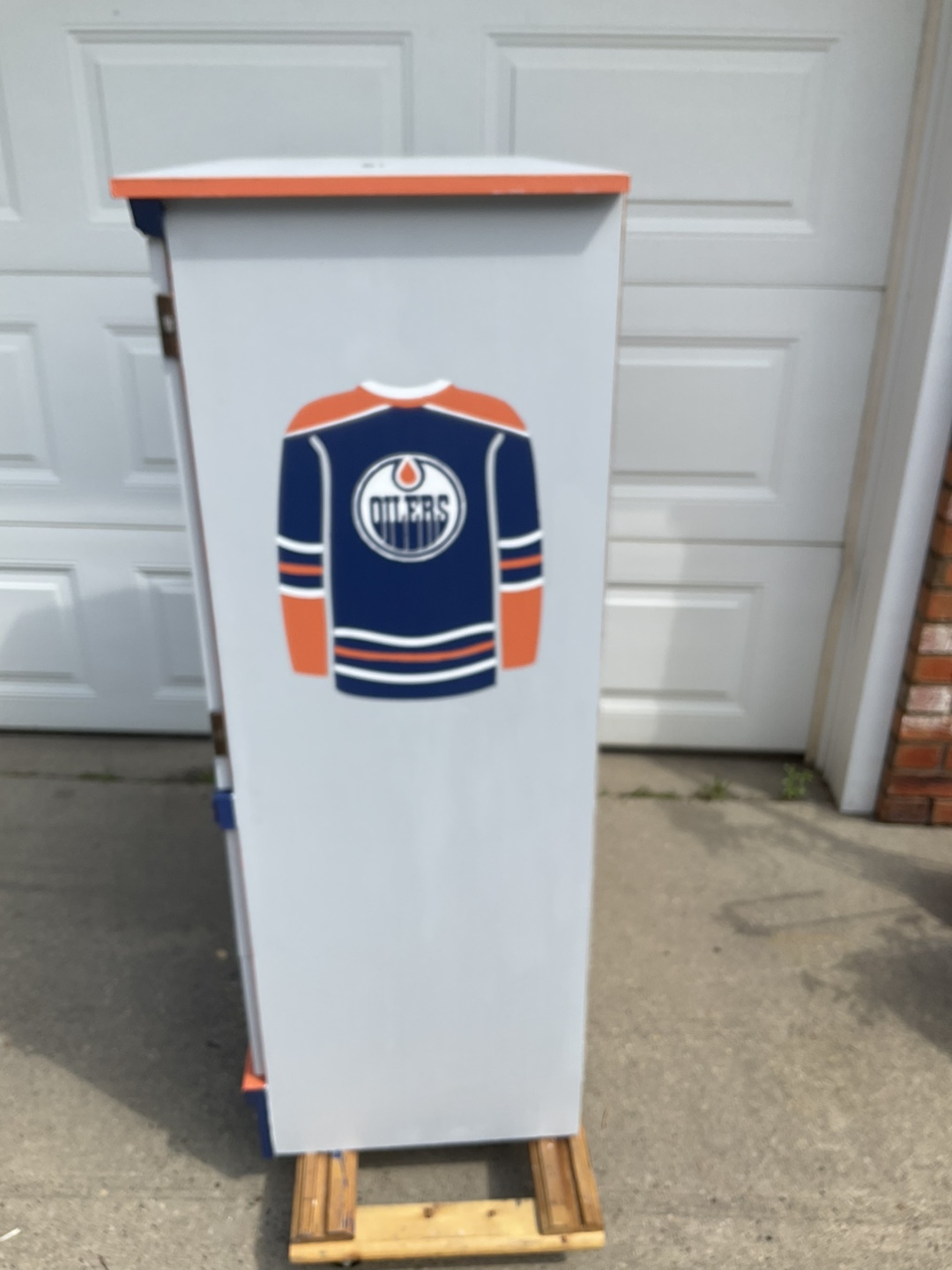 Edmonton Oilers Hockey Wardrobe Cabinet - photo 3