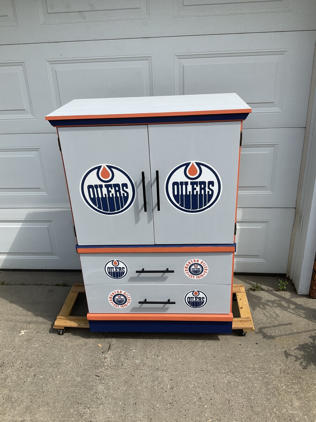 Edmonton Oilers Hockey Wardrobe Cabinet - photo 2