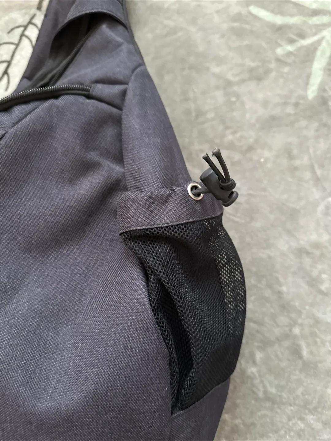 InsigniaX Sling Bag - Black image indicator(2)