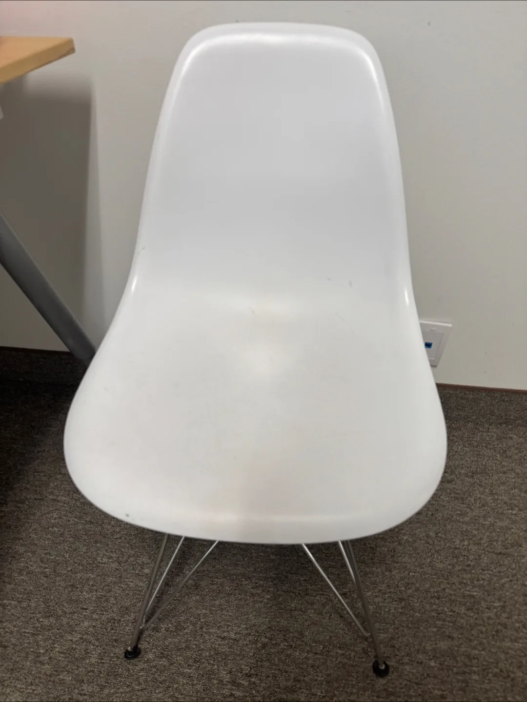 White Eames Style Dining Chair thumbnail