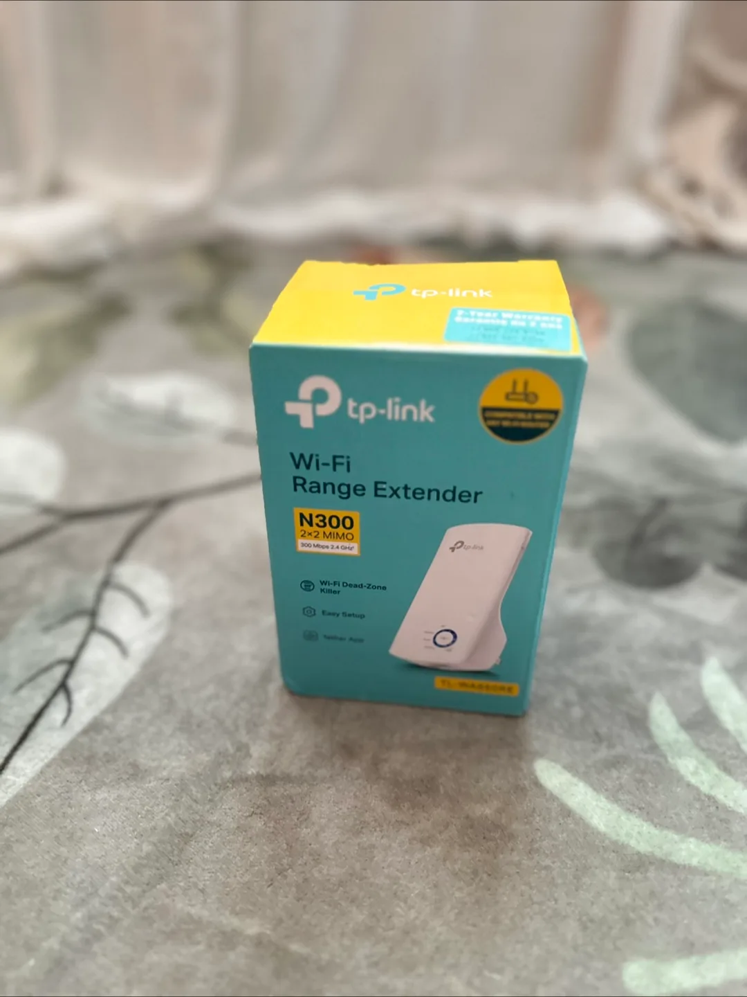 TP-Link N300 WiFi Range Extender - New in Box thumbnail