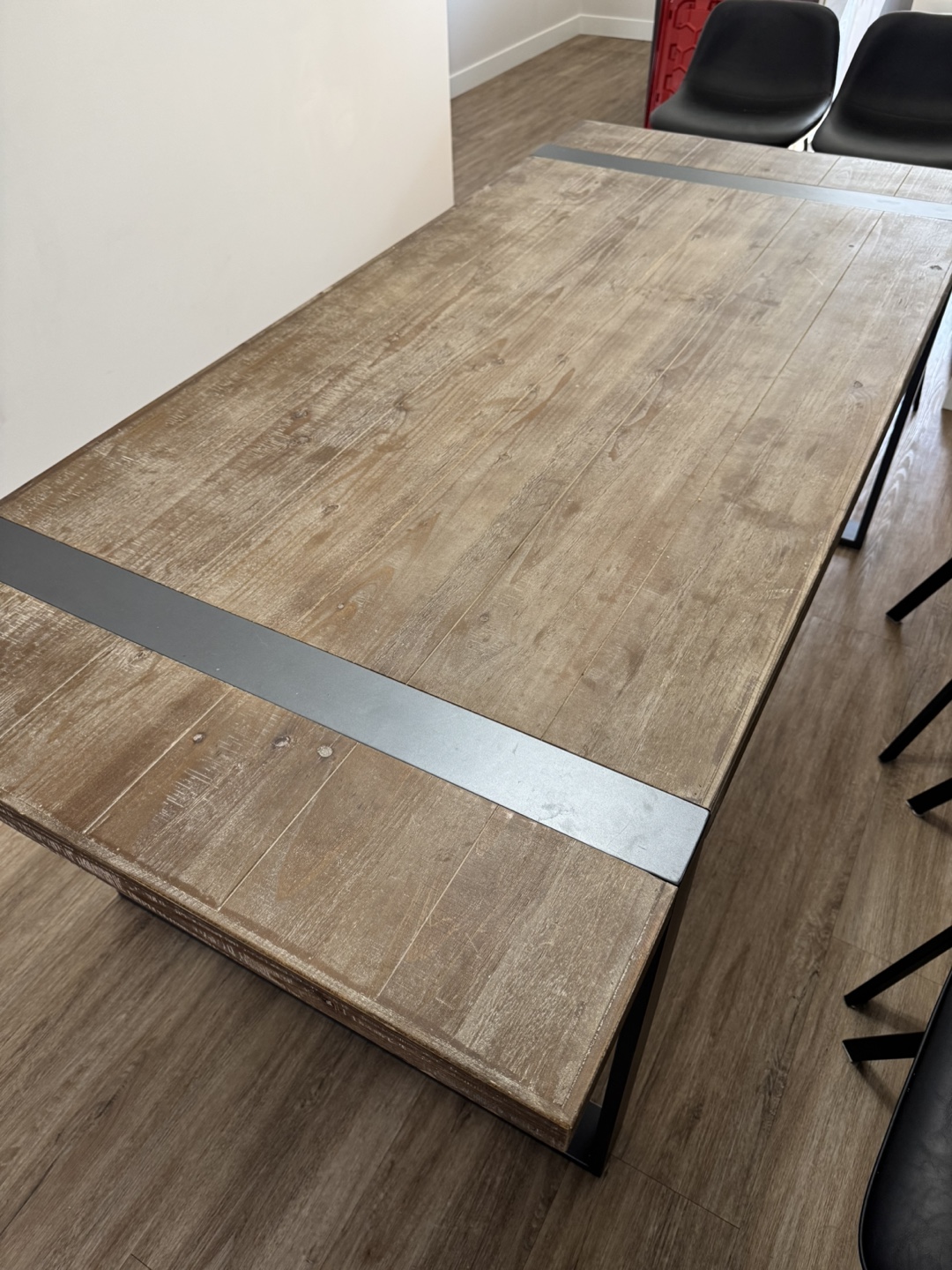 Dining Table with Metal Legs - photo 2