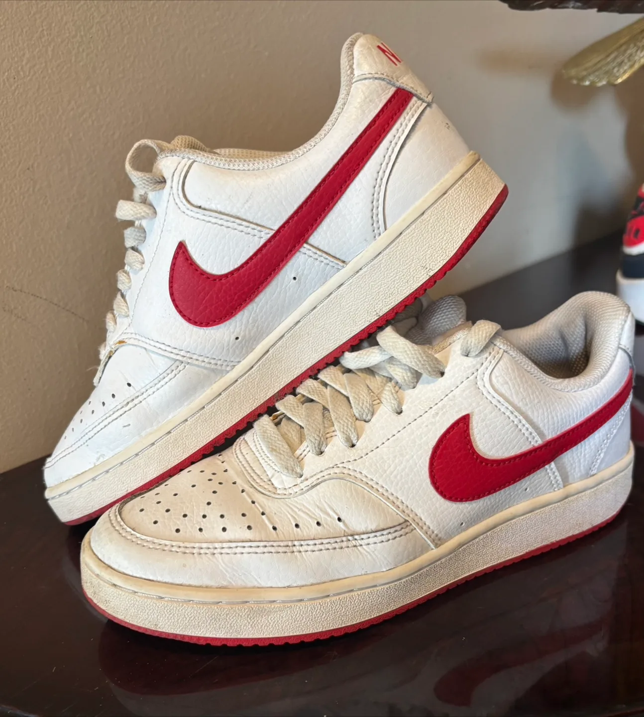 Nike size 7.5 white and red thumbnail