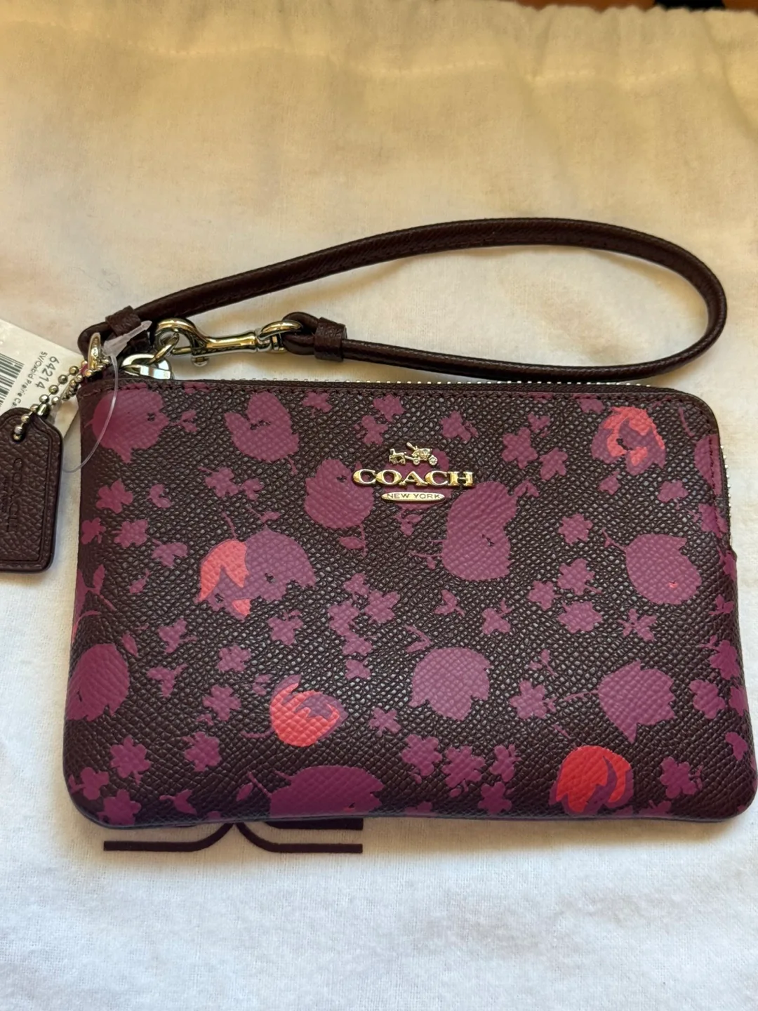 Coach  leather Floral Wristlet - NEW! image indicator(6)