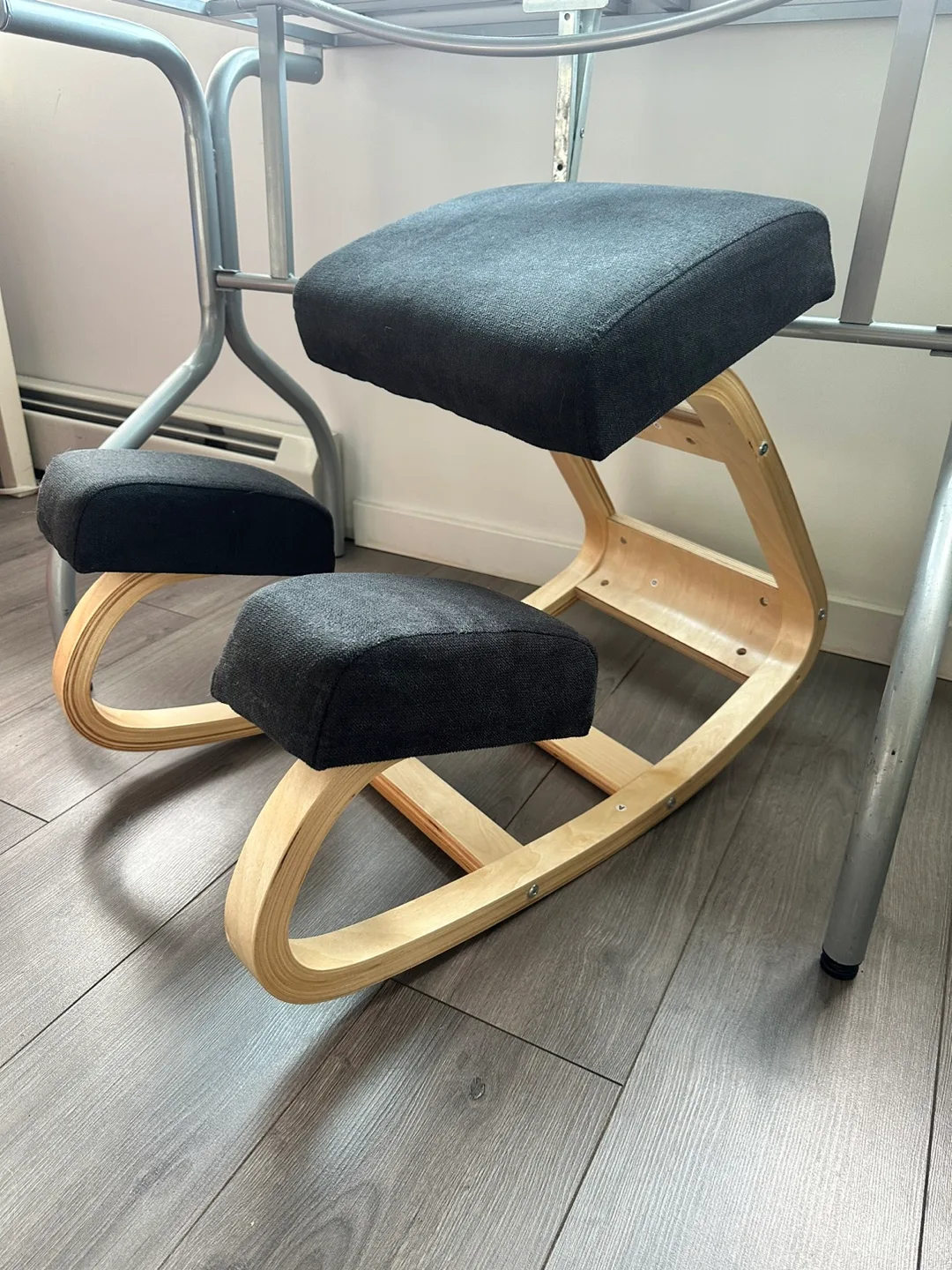 Ergonomic Kneeling Office Chair thumbnail