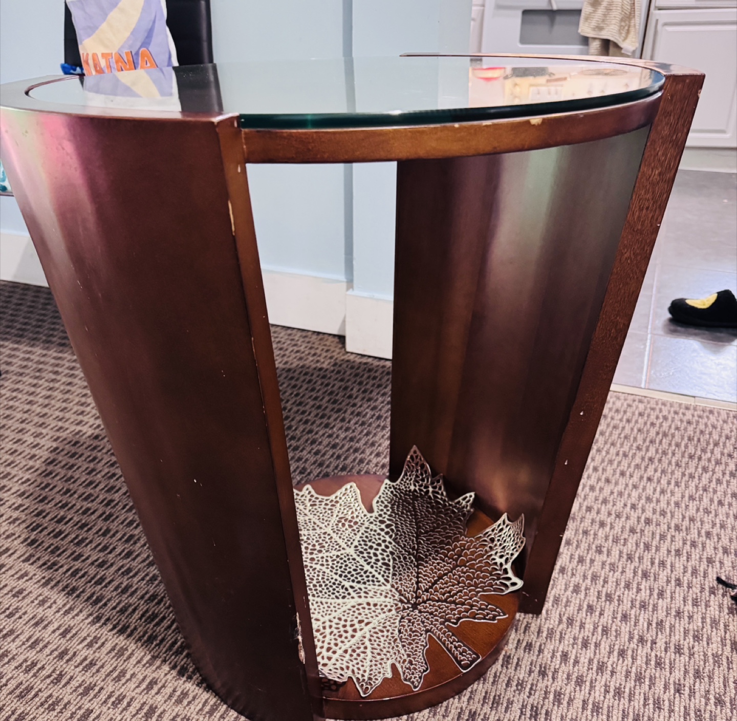 Round Wooden Side Table - photo 3