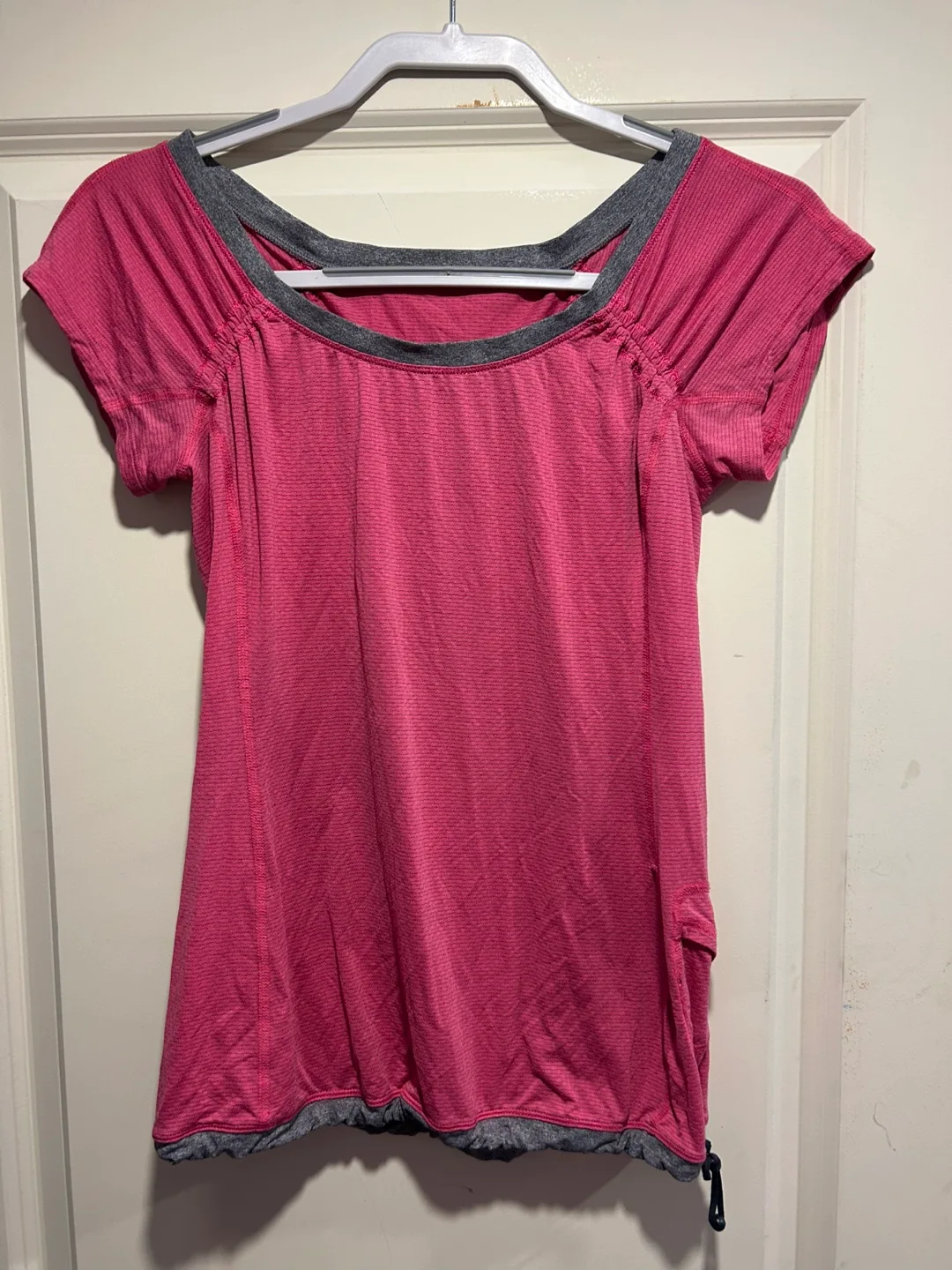 Lululemon Pink T-Shirt Size 6 thumbnail