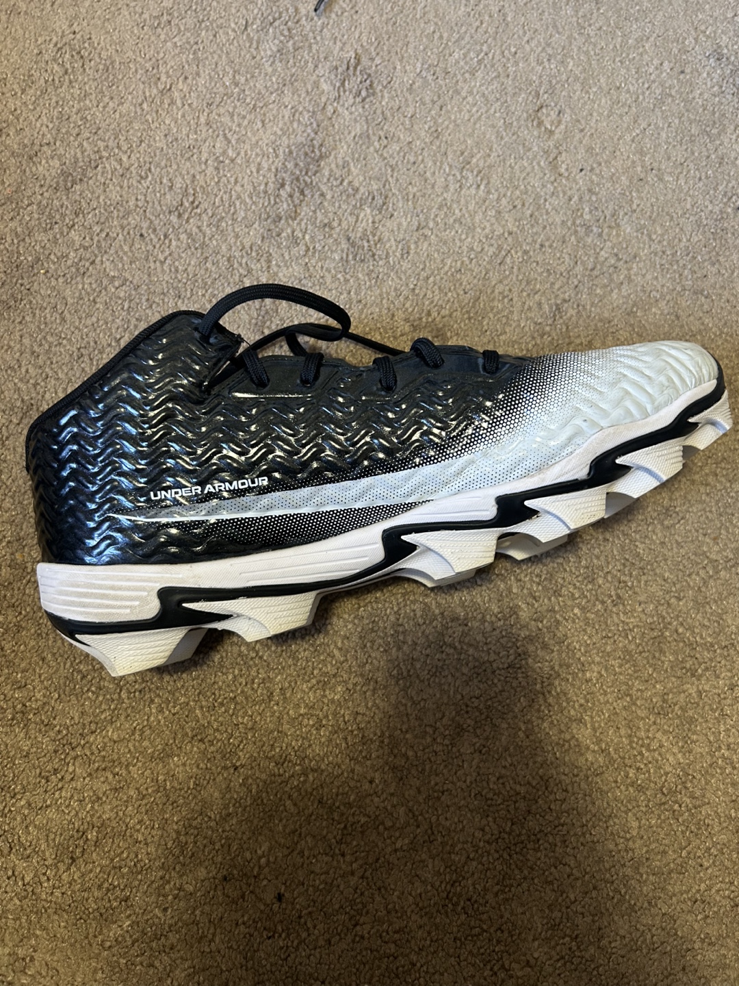 Under Armour Black & White Cleats - photo 3