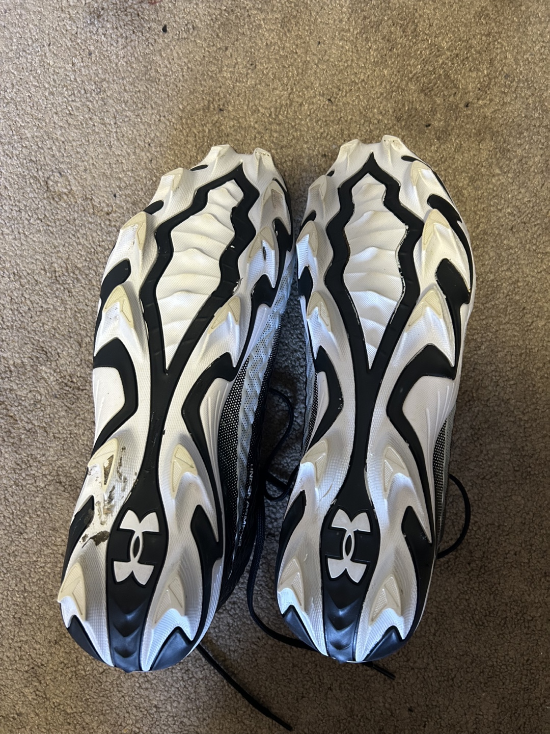 Under Armour Black & White Cleats - photo 2
