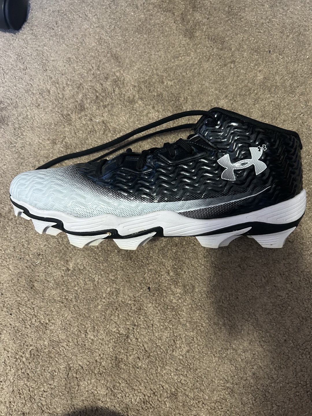 Under Armour Black & White Cleats - photo 4