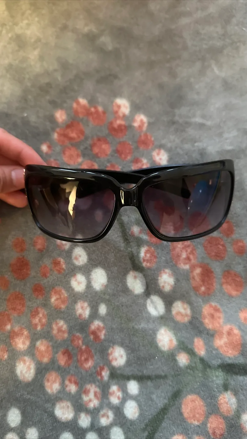 Guess Sunglasses with Case thumbnail