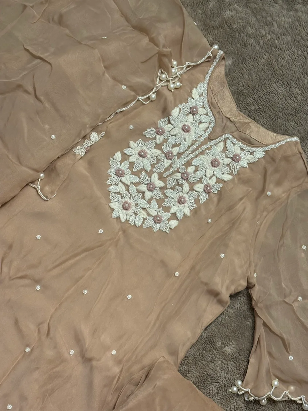 Beige Embellished Salwar Kameez image indicator(3)