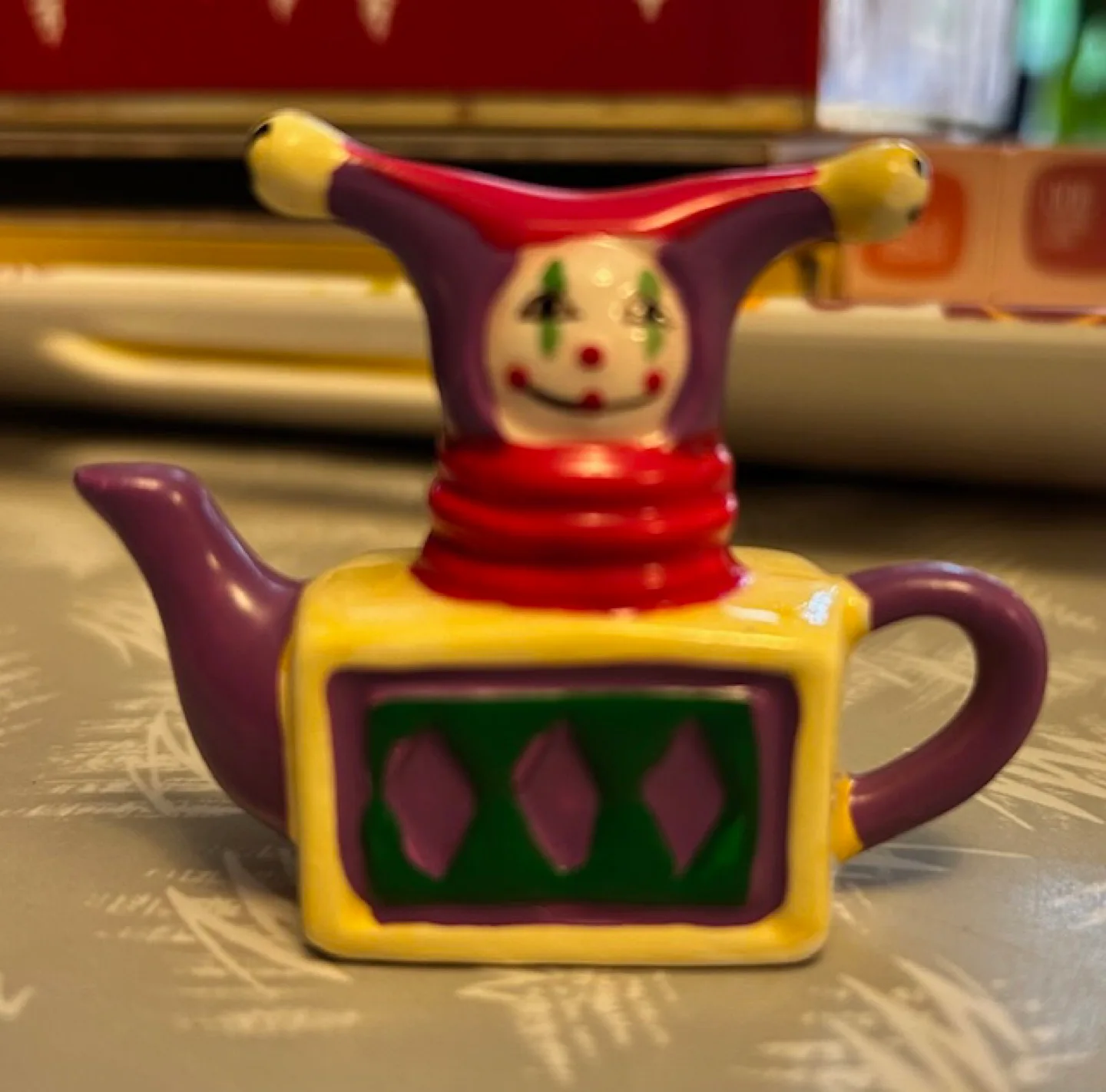 🤩 Red Rose Clown Teapot Figurine thumbnail
