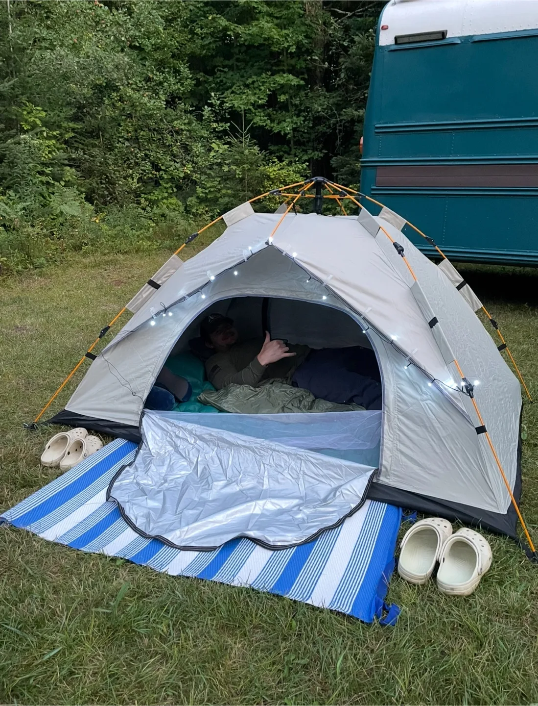 2 person tent - in excellent condition thumbnail