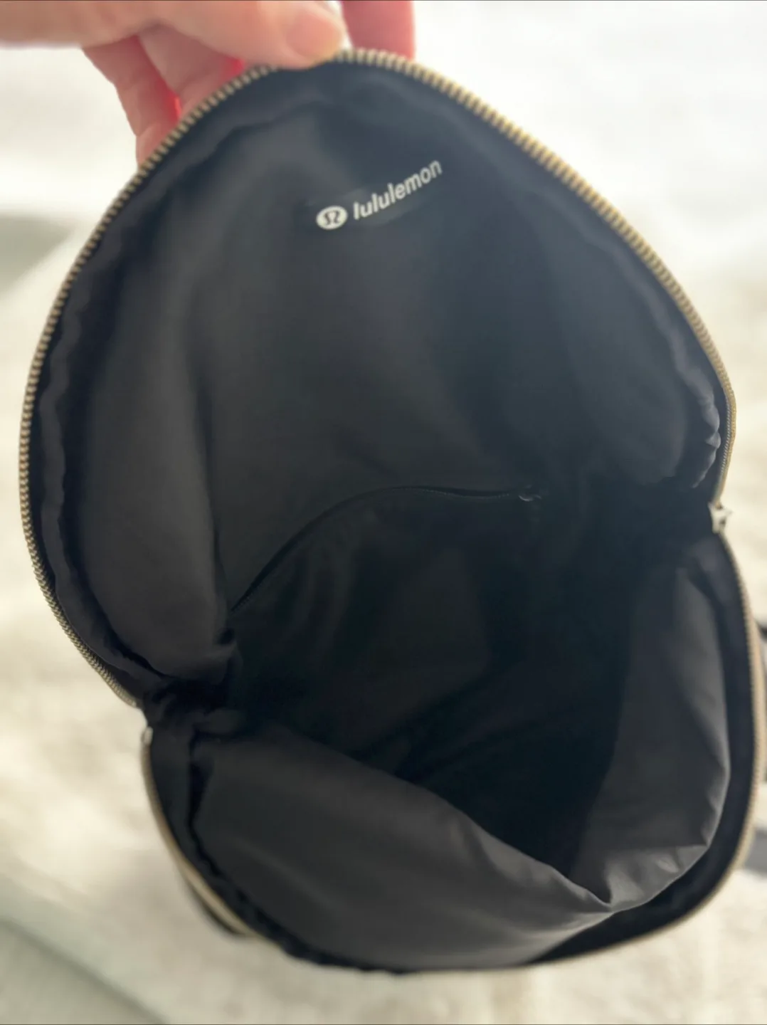 Lululemon Black Crossbody Bag image indicator(4)