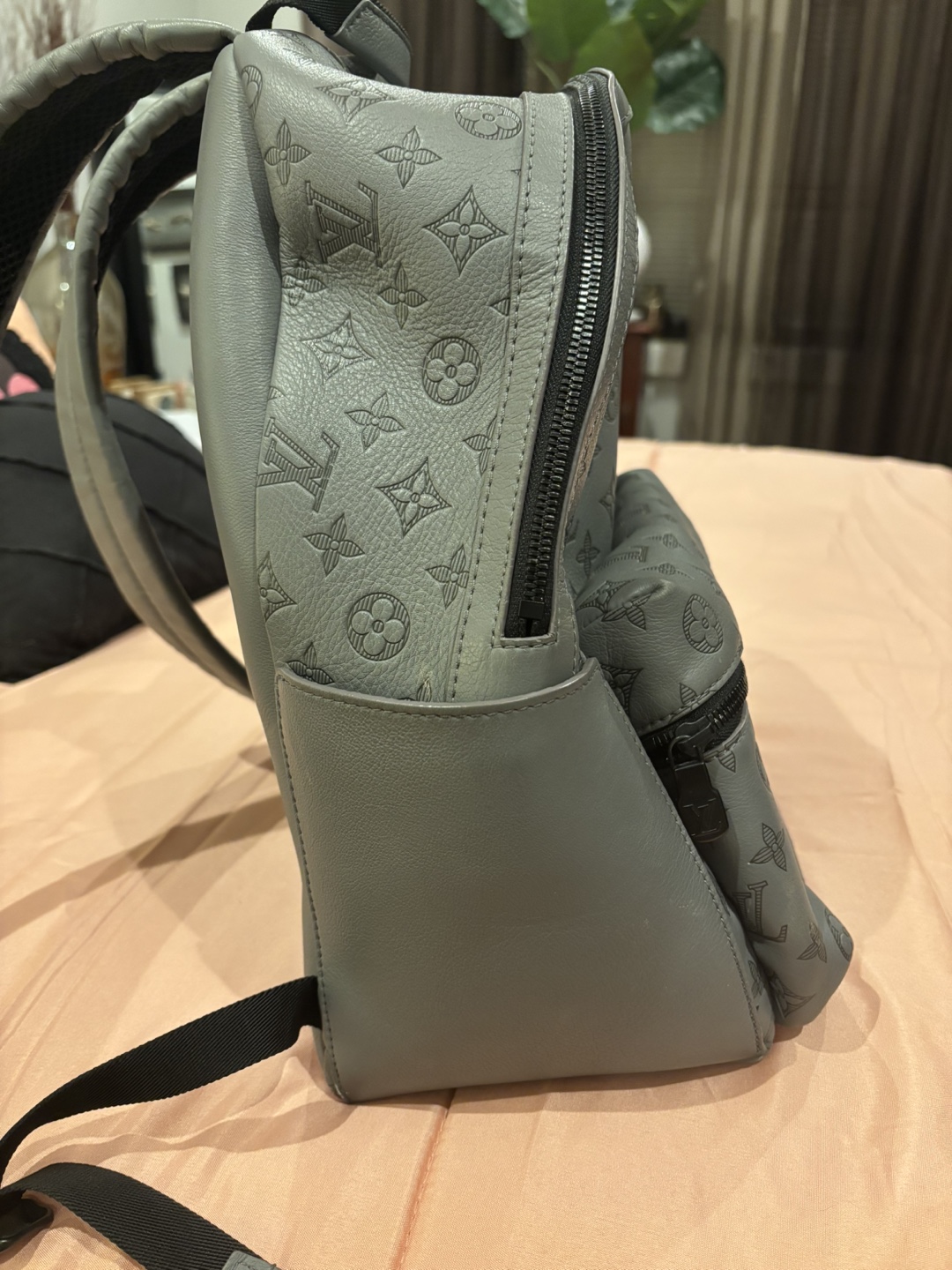Louis Vuitton Gray Leather Backpack - photo 2
