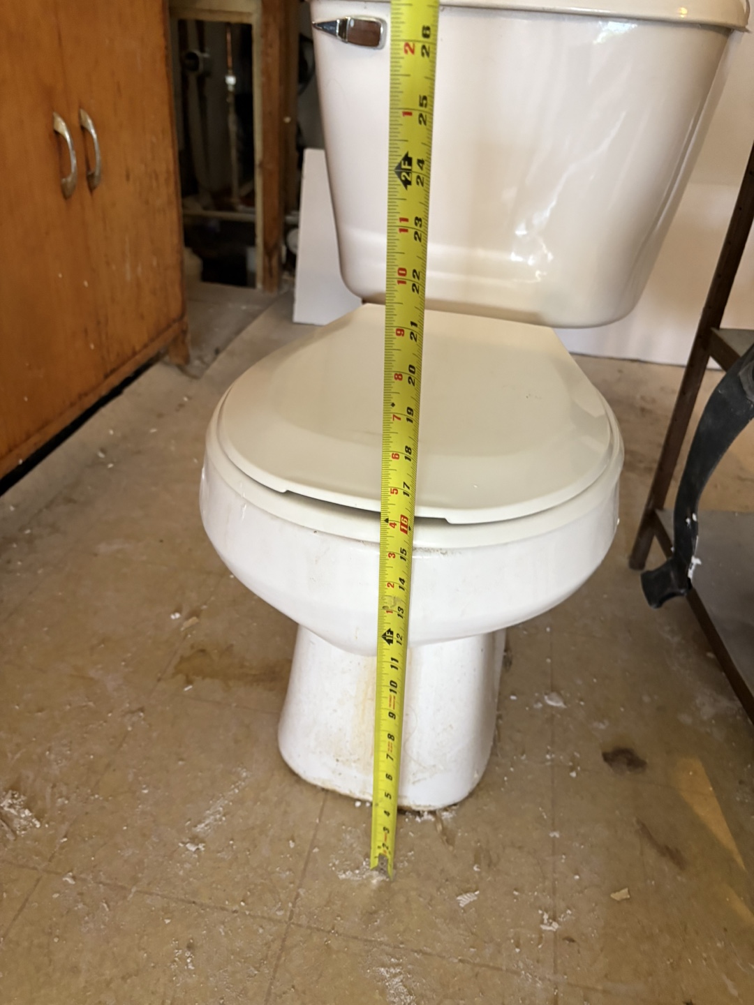 Used Toilet - white tootle Standard Size, with toilet seat - photo 3
