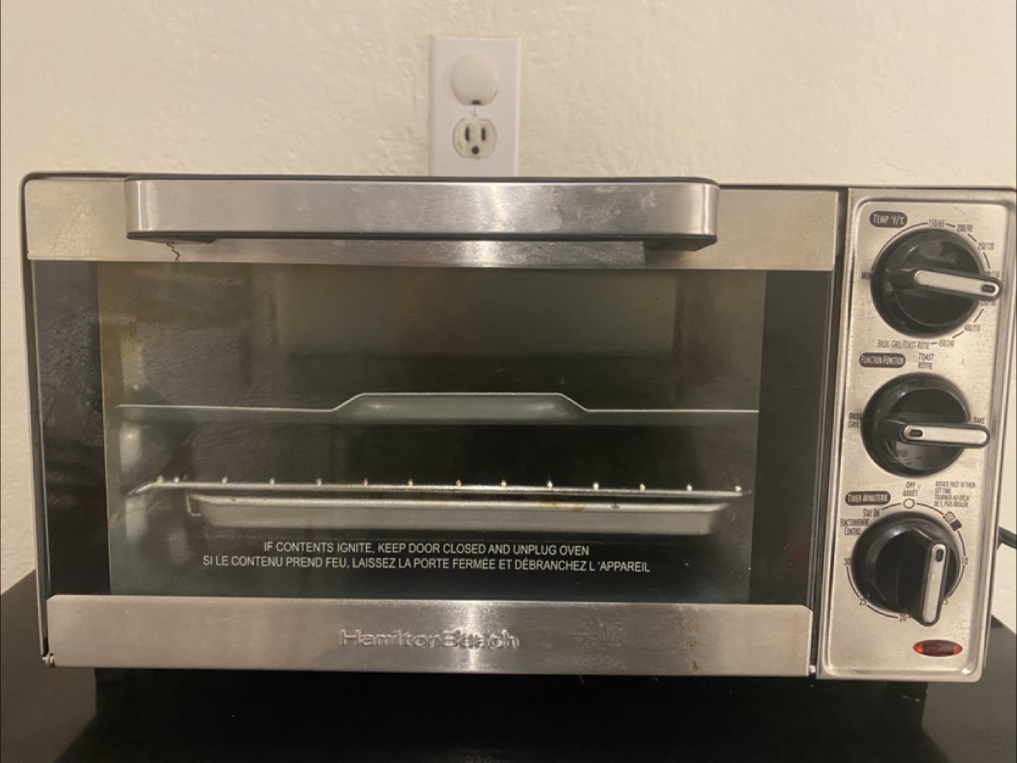 MOVING SALE: Hamilton Beach Toaster Oven - Model 31401C