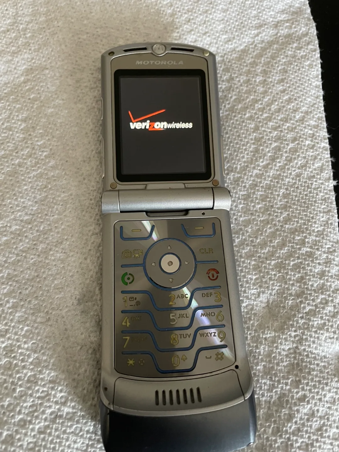 Motorola RAZR V3m - Verizon Wireless thumbnail