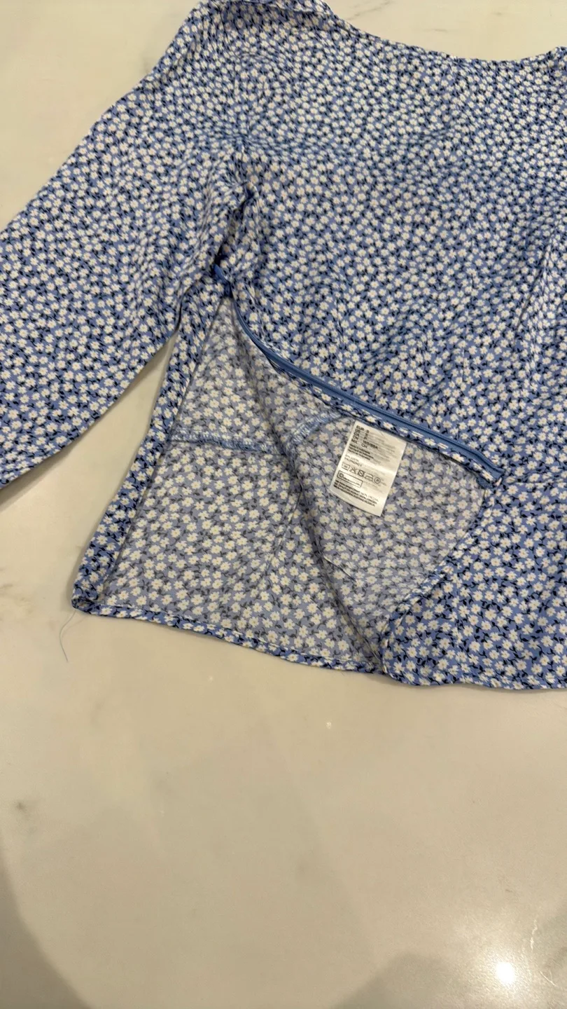 H&M Floral Blouse - Size S image indicator(7)