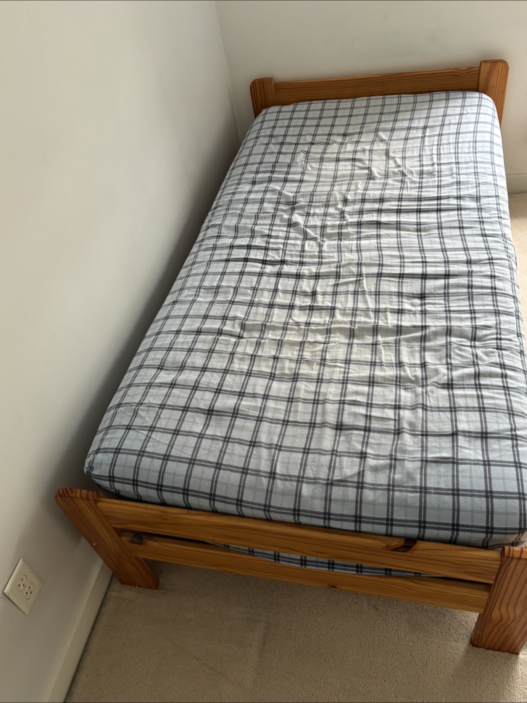 Twin Size Wooden Bed Frame and Mattress - photo 3