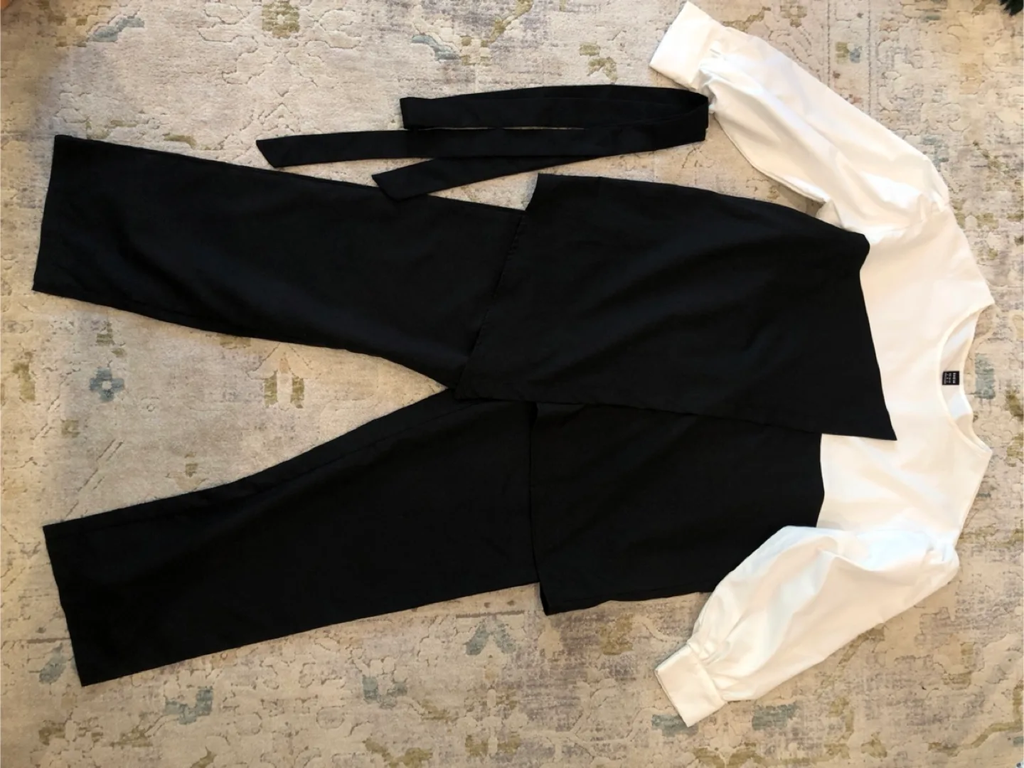 SHEIN White & Black Set - Size S thumbnail
