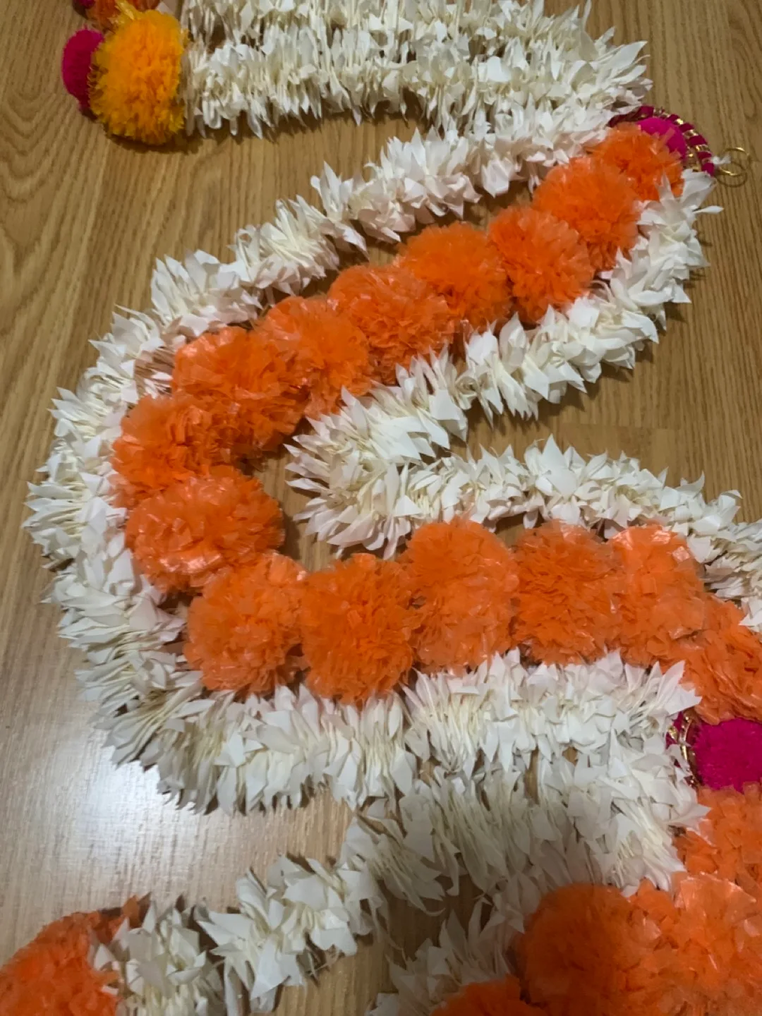 Orange & White Flower Garland thumbnail
