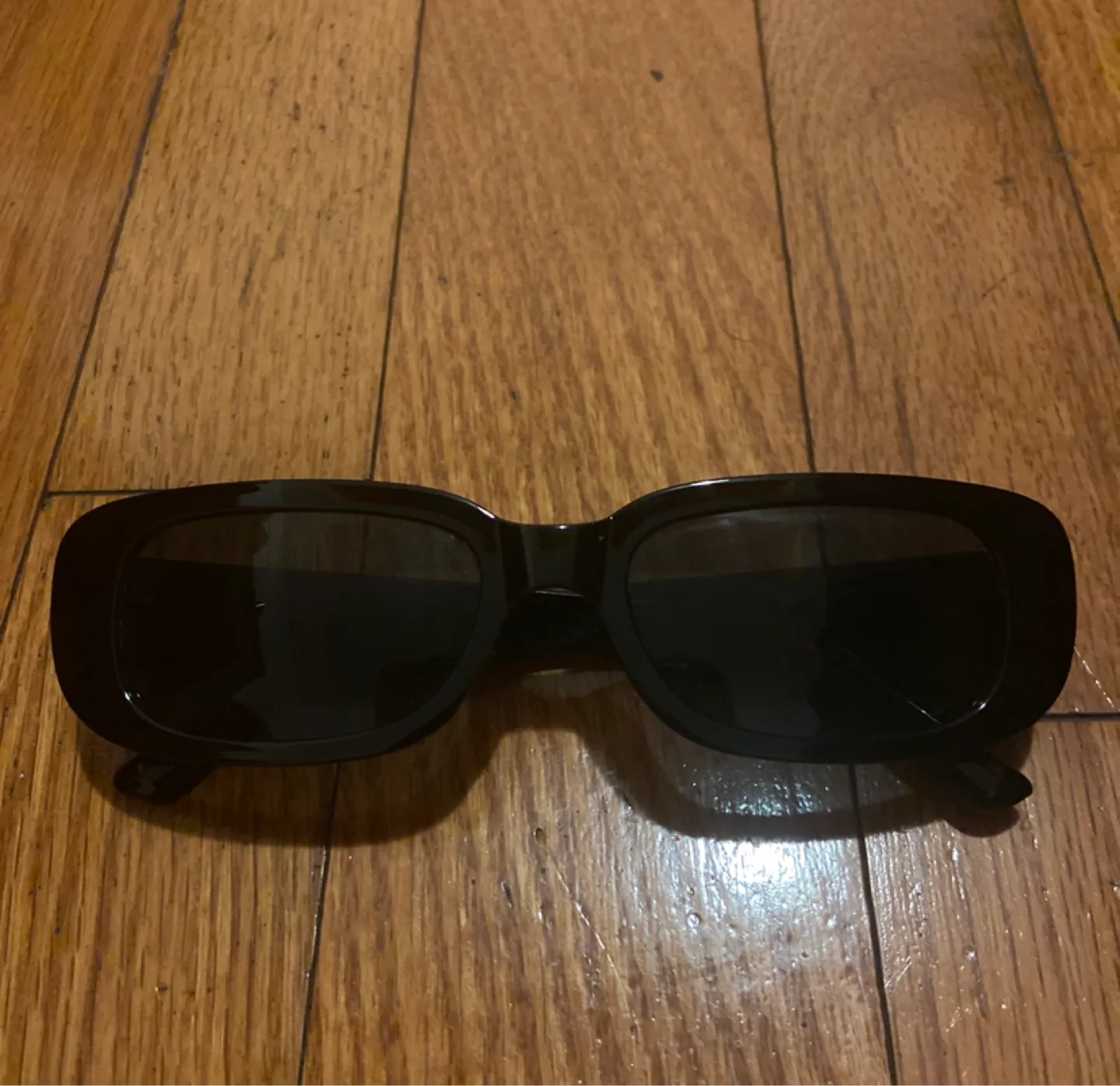 Black sunglasses thumbnail