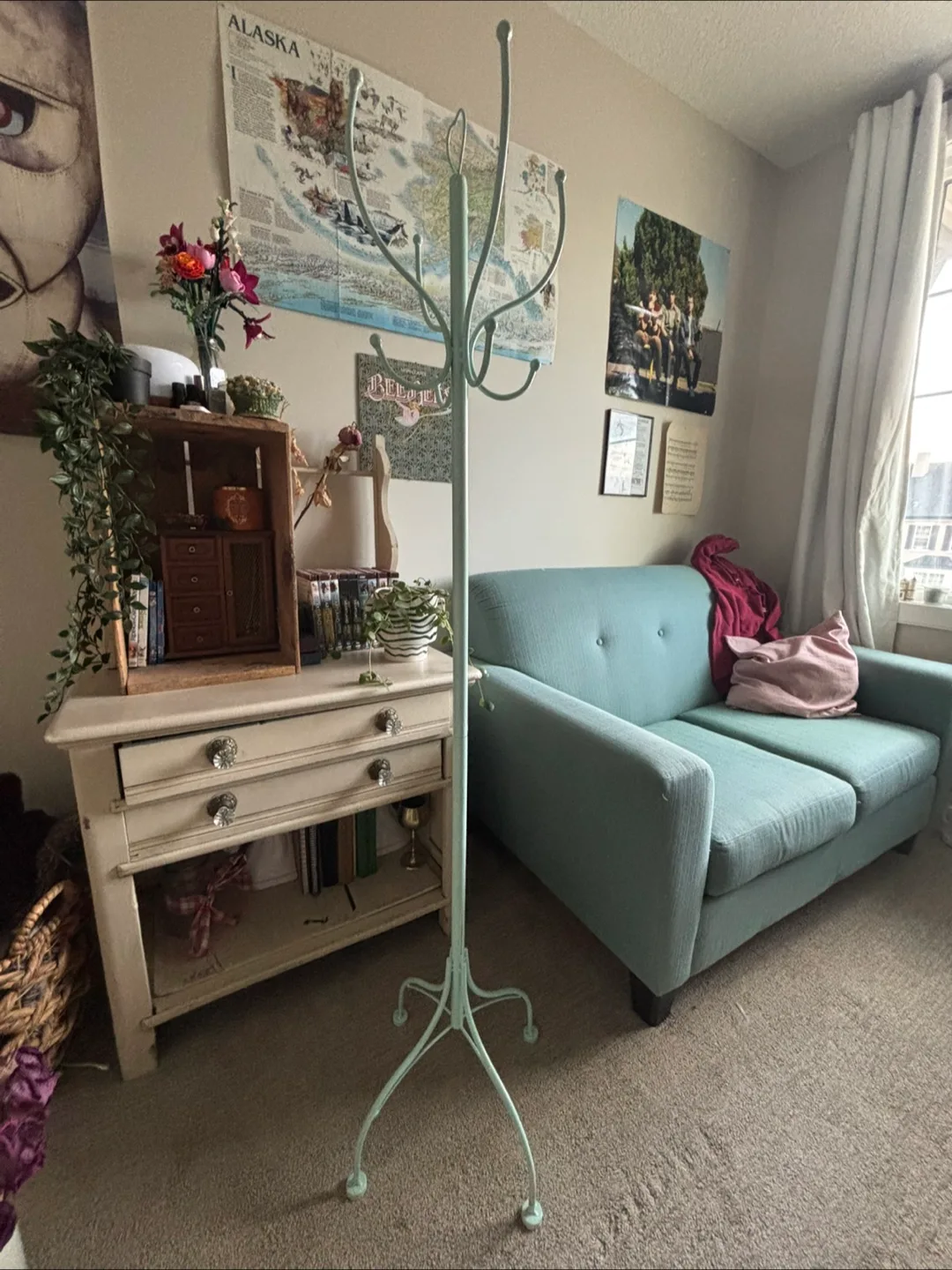 Metal Coat Rack thumbnail