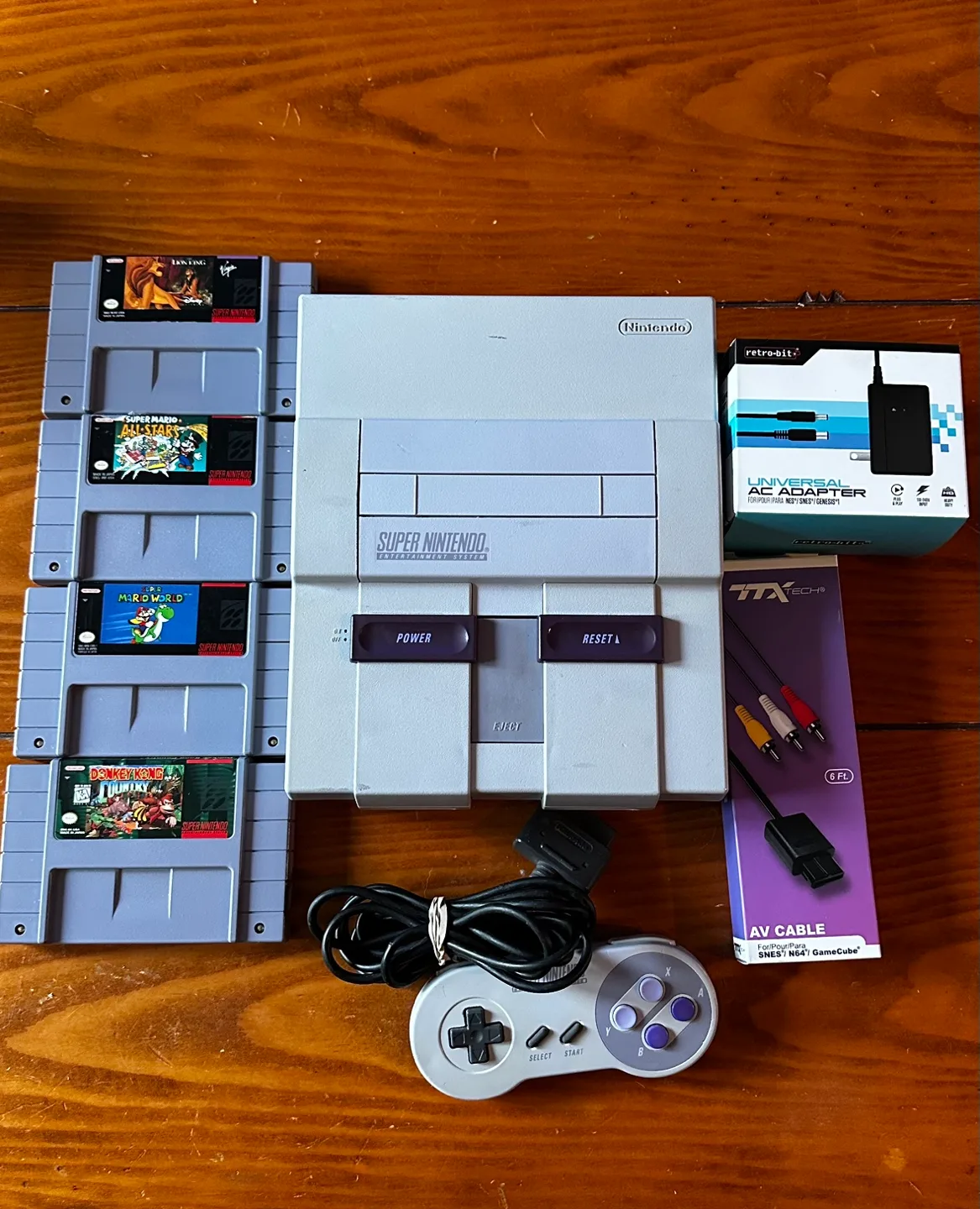 Super Nintendo Entertainment System (SNES) with Games thumbnail