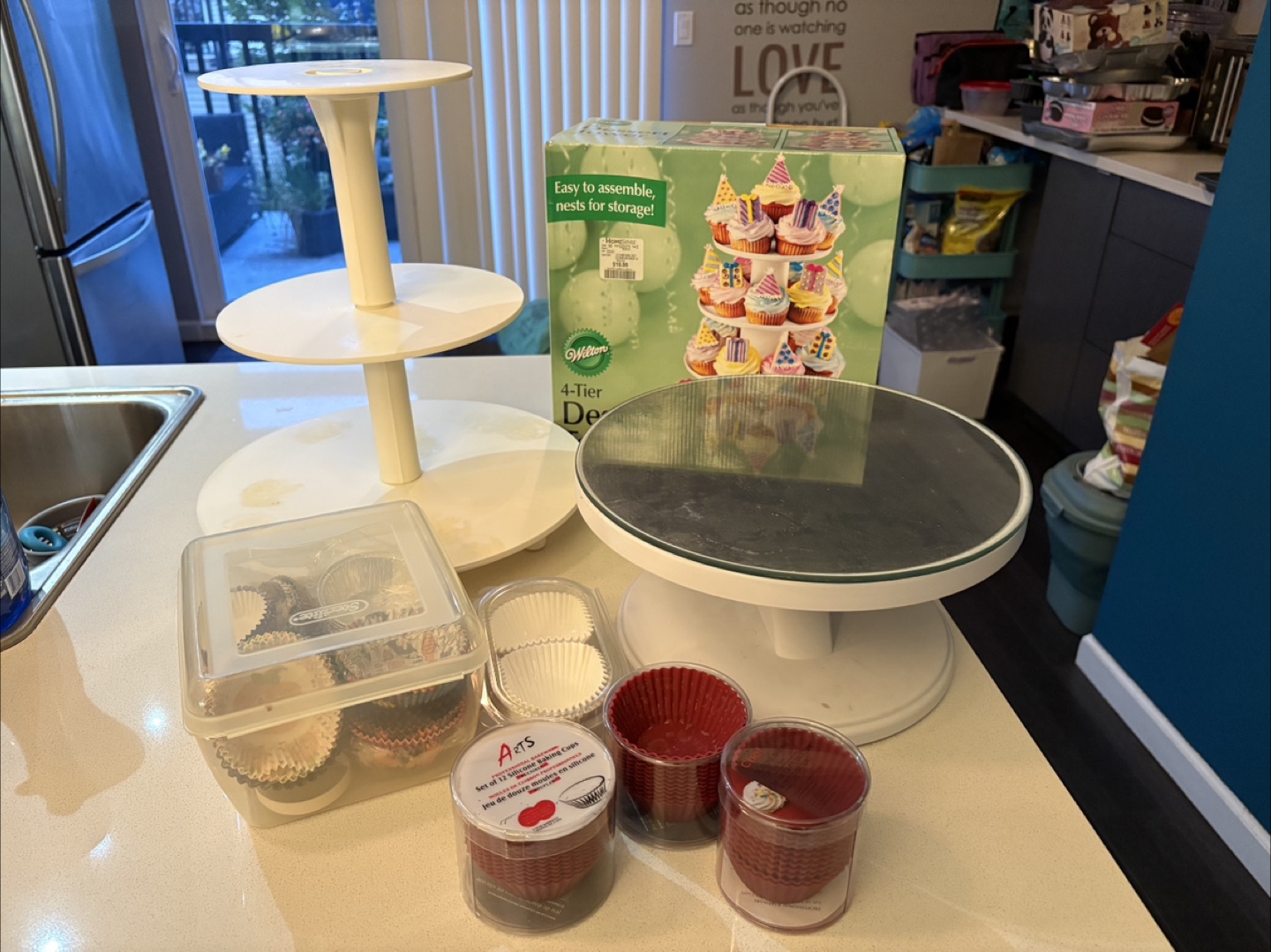 Cupcake Stands and tilting cake stand and more!