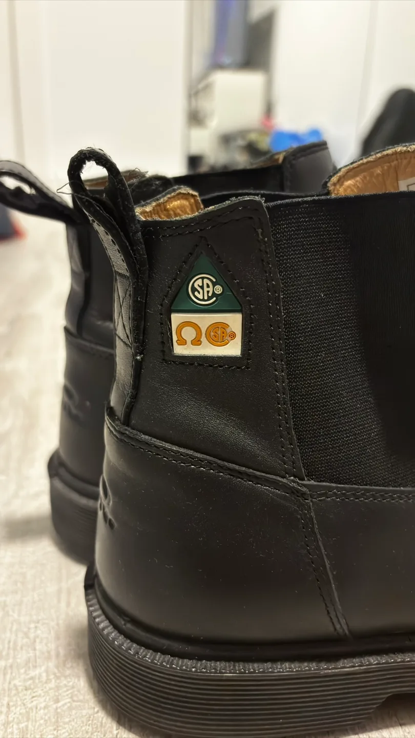 Dakota Black Leather Chelsea Boots image indicator(3)