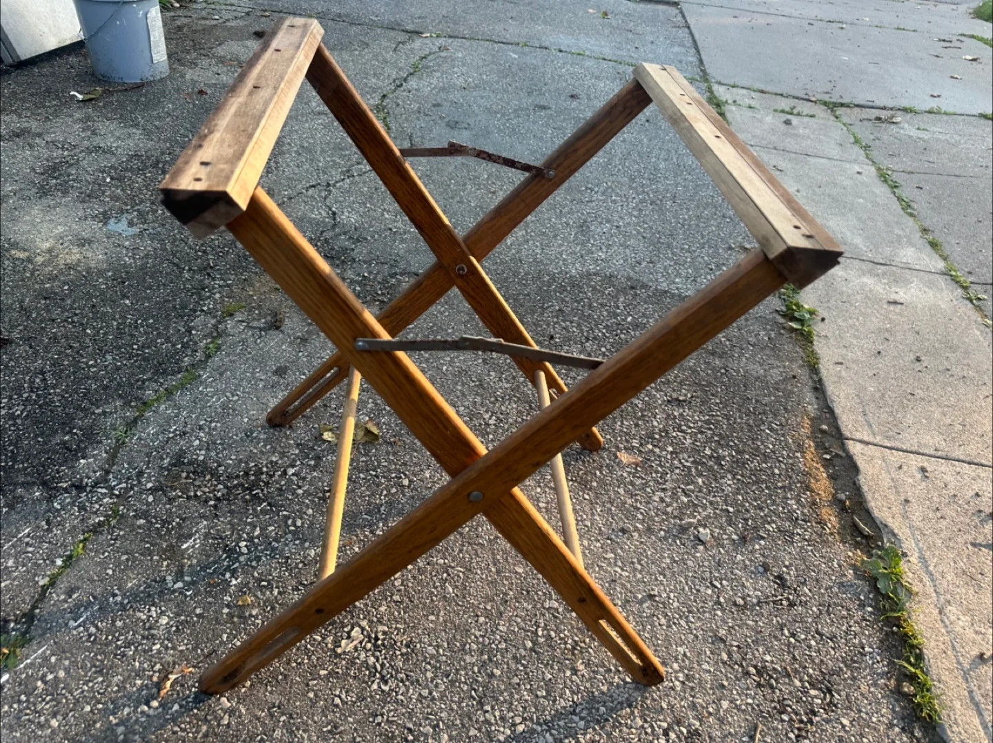 Wooden Folding Table Stand image indicator(6)