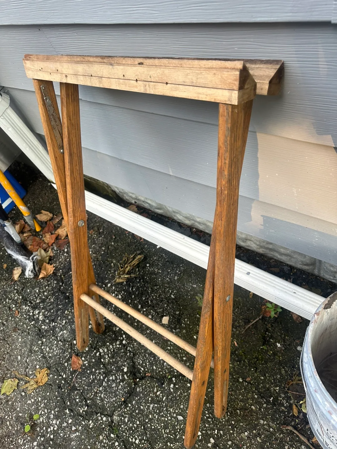 Wooden Folding Table Stand image indicator(4)