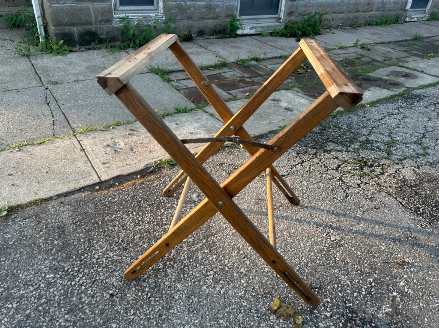 Wooden Folding Table Stand image indicator(2)