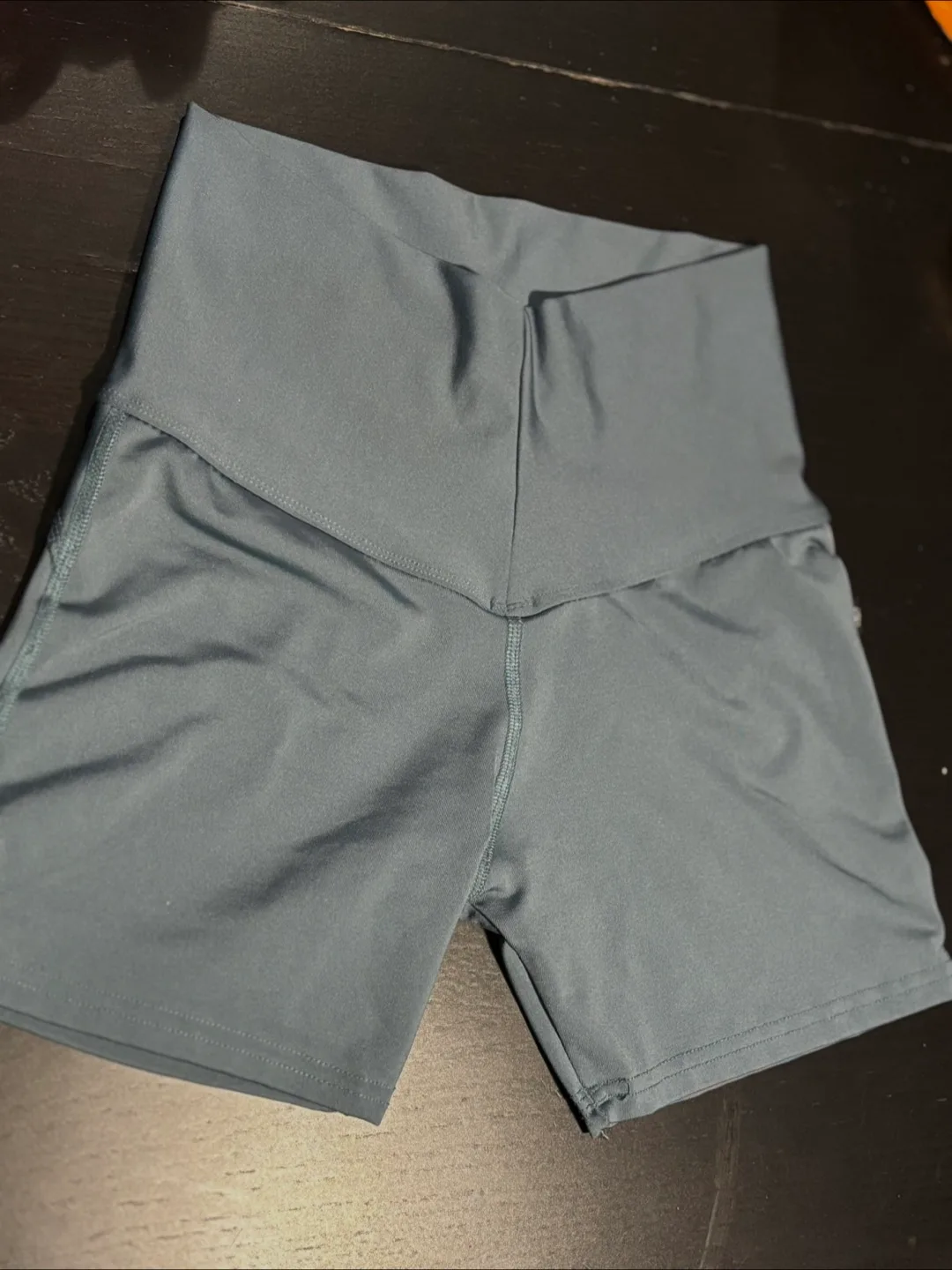 3 high waisted shorts image indicator(2)