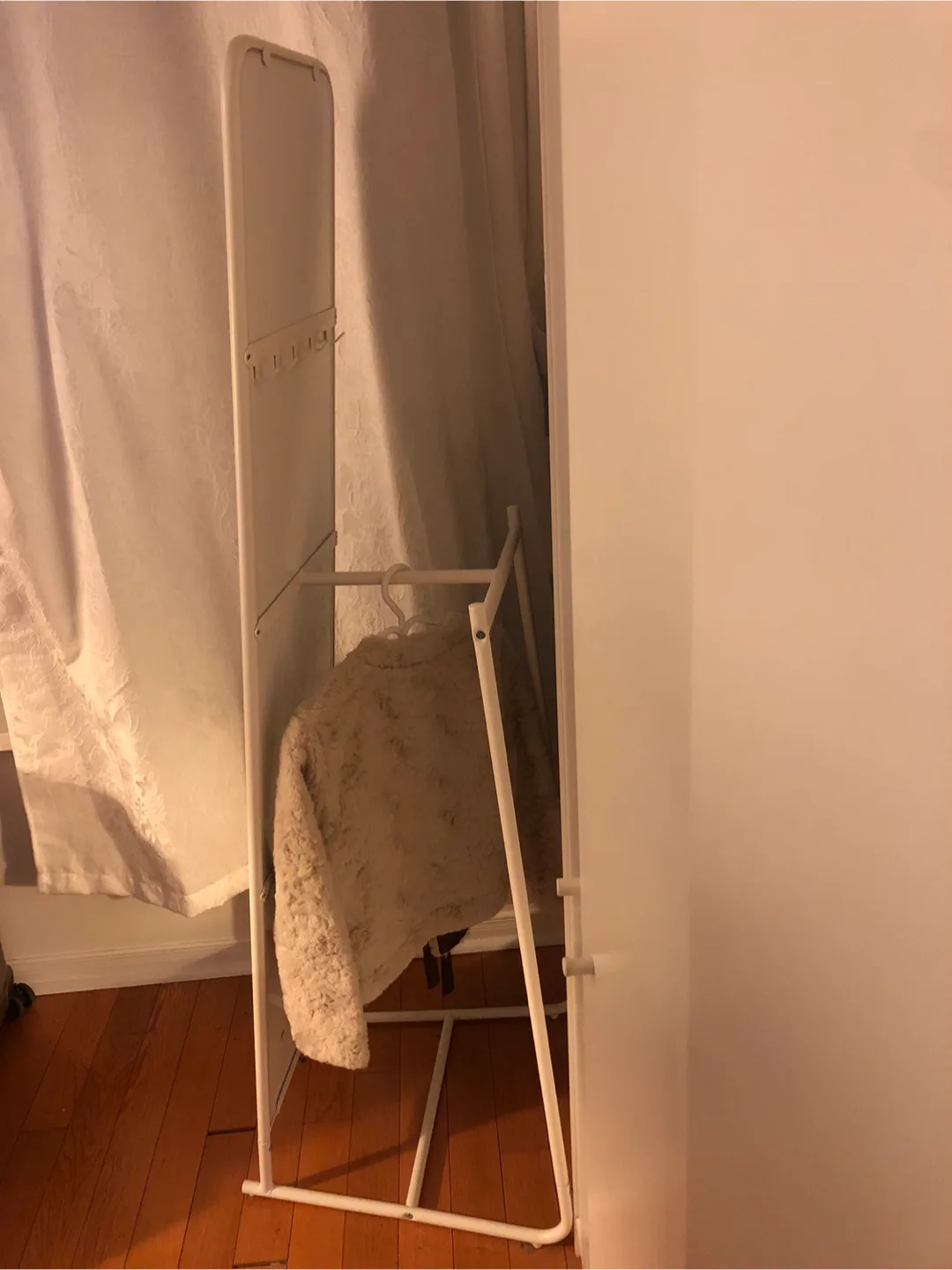 Freestanding full length Mirror - White Frame image indicator(3)