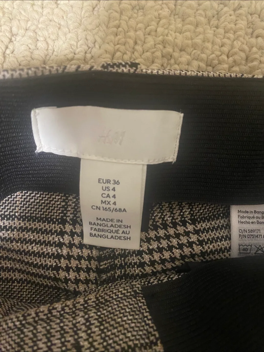 H&M Plaid Dress Pants - Size Small image indicator(3)