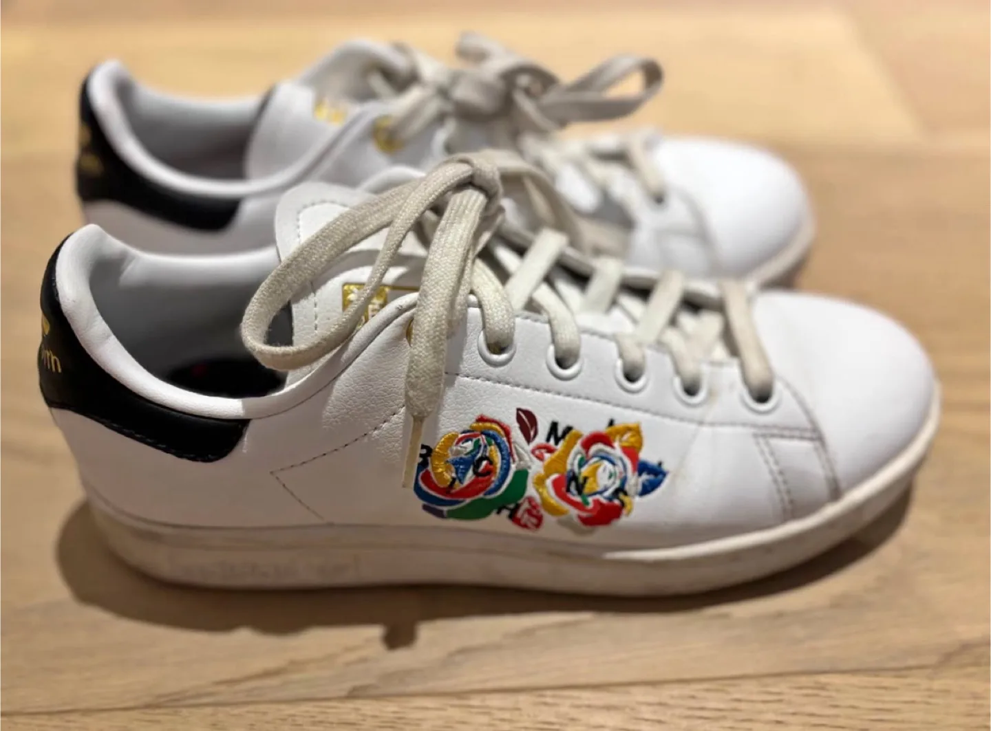 Adidas Stan Smith Floral Embroidered Shoes thumbnail