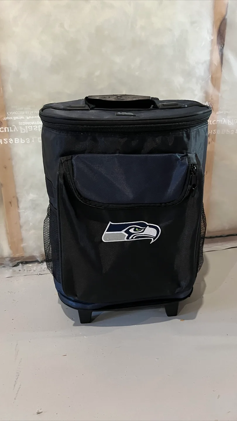 Rolling Cooler Bag thumbnail