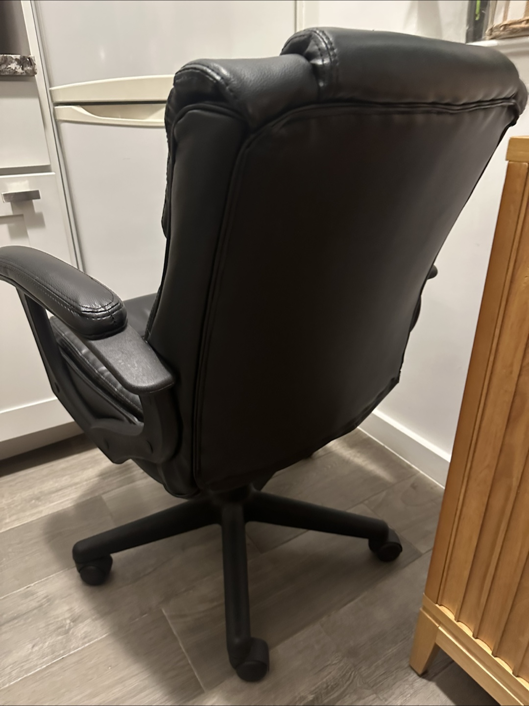 Black Leather Office Chair - photo 2